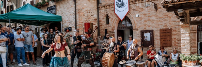 Addio estate, è tempo di feste in Emilia-Romagna fra cavalieri, tradizioni, piatti tipici e compagnia