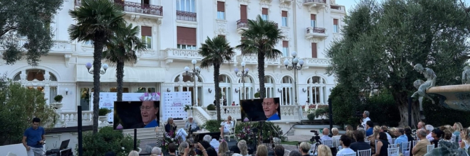 Undici serate sold out per la quinta edizione de “La Terrazza della Dolce Vita” Simona Ventura e Giovanni Terzi confermano l’evento per l’estate 2025